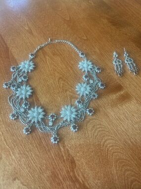 Stylish and Elegant Costume Jewelry Necklace and Earrings Set